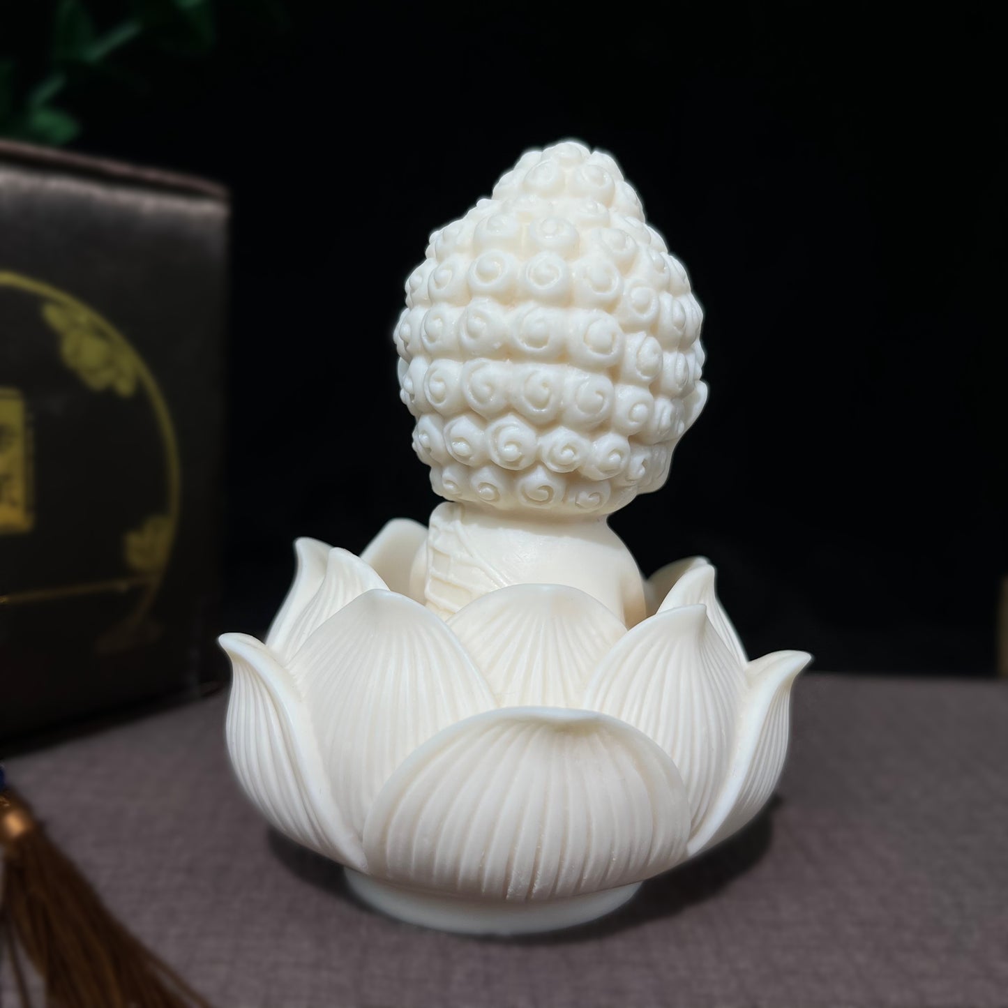 BTYYIHEX Miniature Carved Ivory Fruit Tathagata Buddha with Lotus Desk Ornament